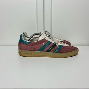 Adidas gazelle indoor collegiate red burgundy green gum